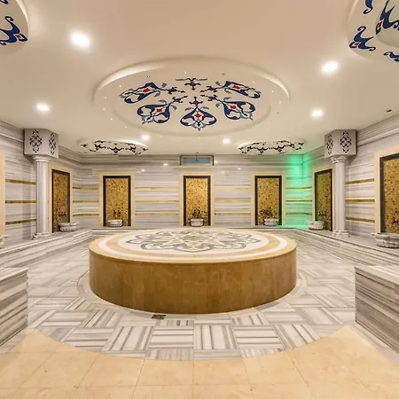 Crystal Tower Apartment *