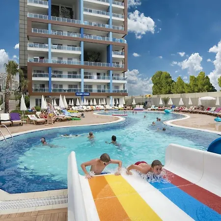 Crystal Tower Apartment *